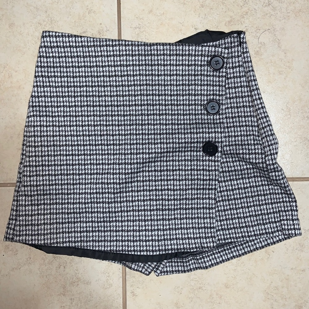 SKORT